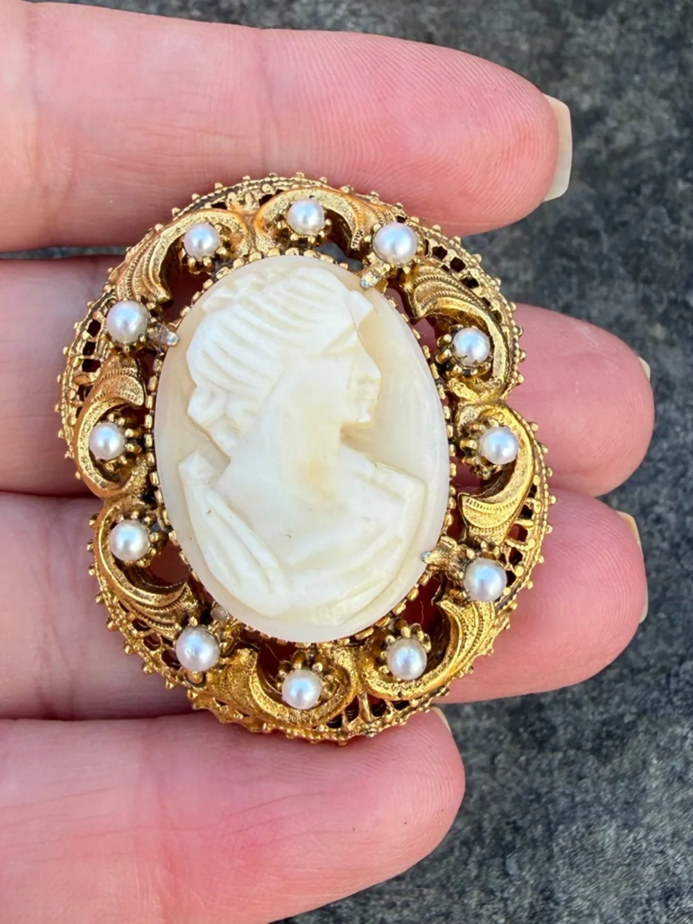 Vintage Florenza Cameo Pearl Gold Brooch Necklace